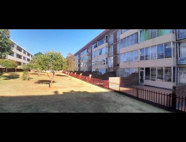 3 BEDROOM APARTMENT FOR SALE IN FLORIDA